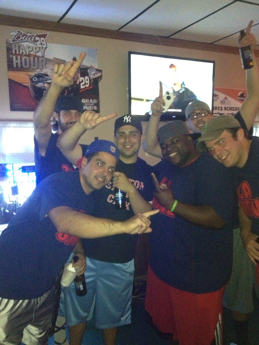 JayBlackisback's tweet photo. You can’t erase history fellas. 6 years ago..#whataday#squadgoals#wedidthis @Rojek3151 @Mikereyes86 @Jordanbelfort88 @blender104 https://t.co/ddqIR7SRD8