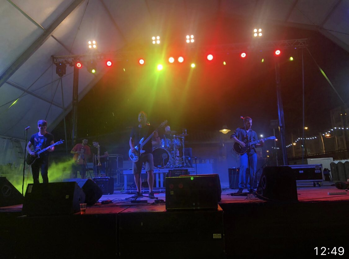 Moltes gràcies a totes i tots per l’escalf d’ahir al concert de Les Cases d’Alcanar. És un goig i un orgull tocar a casa. Fins a la propera <a href="/AlcanarAJ/">Ajuntament d'Alcanar</a>