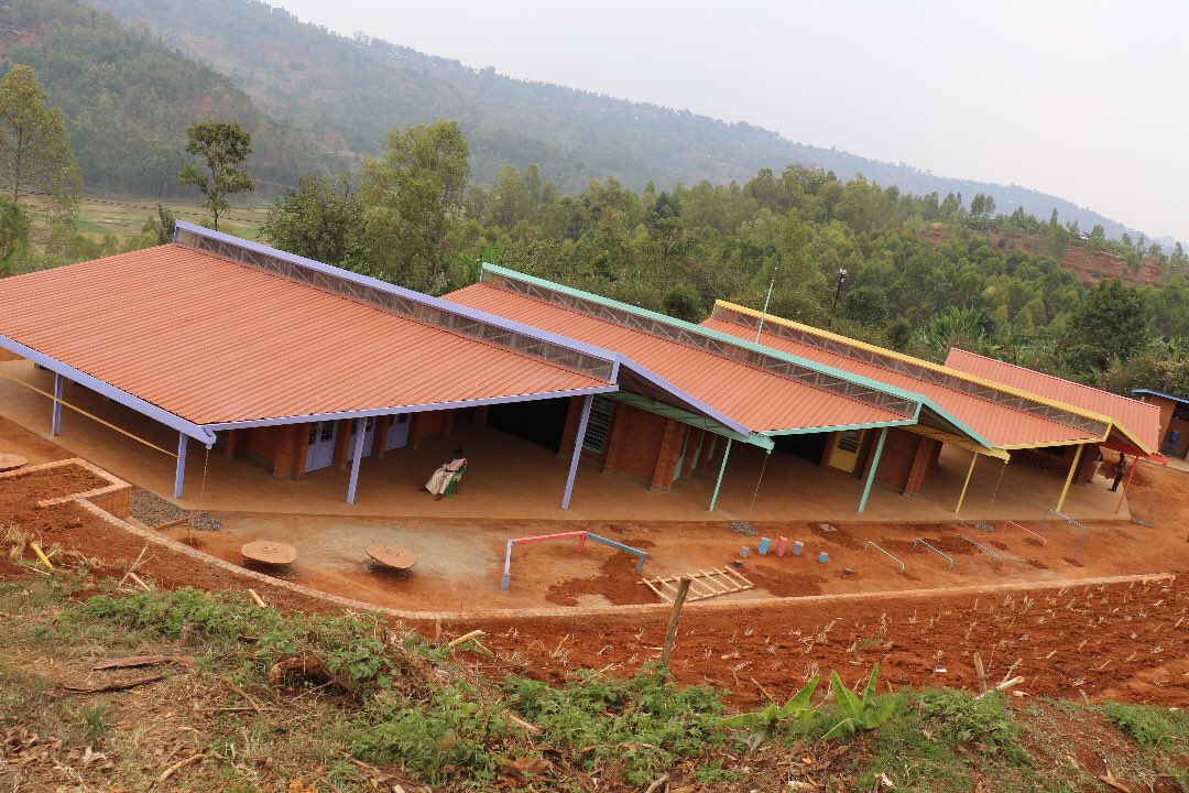 Nyamasheke's tweet photo. V/M FED inaugurates 3 Classrooms, kitchen, washrooms and a beautiful garden  built at Mwito Primary School in Bushenge Sector in partnership  with Rwanda Trading Company.
All the works costed 100.000USD 
@RwandaWest @RwandaLocalGov @RwandaLocalGov @RwandaTradingCo @REBRwanda https://t.co/uRQJbogo4g