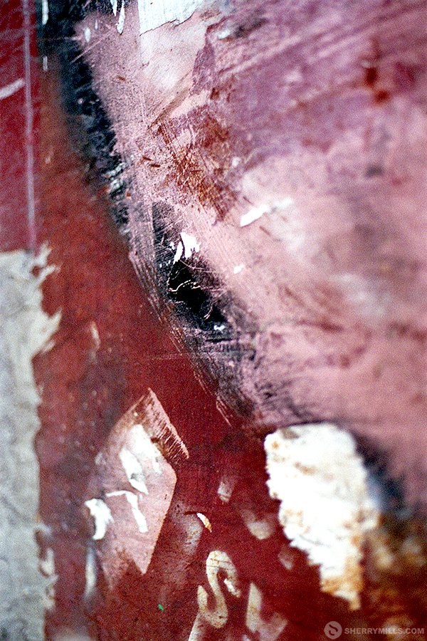 MERCER MAROON. When life gives you walls, make pictures… 😁👁 Early shot from my A CLOSER NY collection! #streetphotography #abstractphotography #filmphotography #lifeisbeautiful