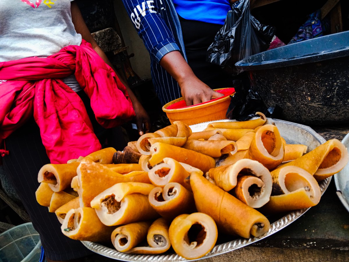 EmmyOfemKings's tweet photo. This is almost in every market in Nigeria. Popularly known as #pkomo 😂
#WorldPhotographyDay has been fun shooting the #StreetStyle
I just hope @TECNOMobileNG @tecnomobile @TecnoMobileInd will see what I have done with their #camon11pro I just love it https://t.co/tVYDiHi9Pf