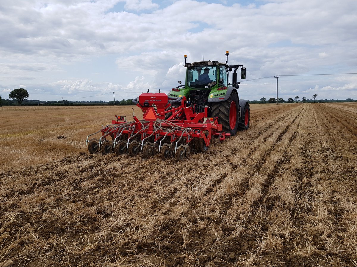 opicocentral's tweet photo. Out and about today with the @HEVA_uk demo 3m twin hopper "Evolution" establishing OSR with @tnstractors 
#lowdisturbance #bestpossiblestart
@ArableMen @clubhectare2211
@FarmersGuide @Fendt_UKIreland @TheFarmingForum 
#asgoodasitlooks https://t.co/Df2O4CazgW