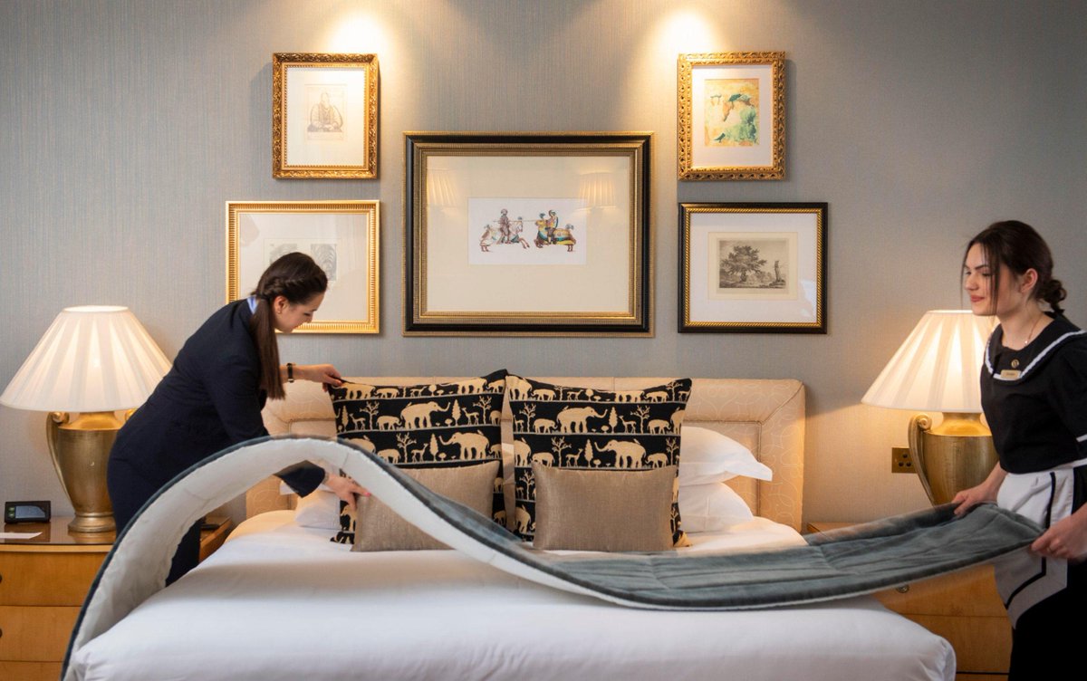 LLHCareers's tweet photo. The Landmark London is recruiting for an Evening Room Attendant. Are you passionate about world class service and would like a career in one of the Leading Hotels of the World?
#careers #newstart #sundaytimestop100 #platinuminvestorsinpeople #luxuryhotel

https://t.co/nBgqPdVF4m https://t.co/s85O3FpeHM