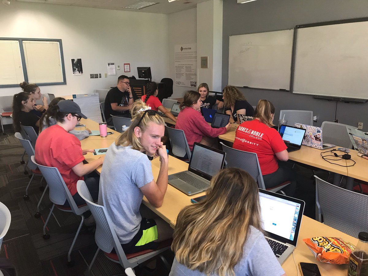 RMUnow's tweet photo. Orientation leaders preparing for lift off! Get ready! T-MINUS 2 DAYS! 🚀 https://t.co/6ExLtytmuW