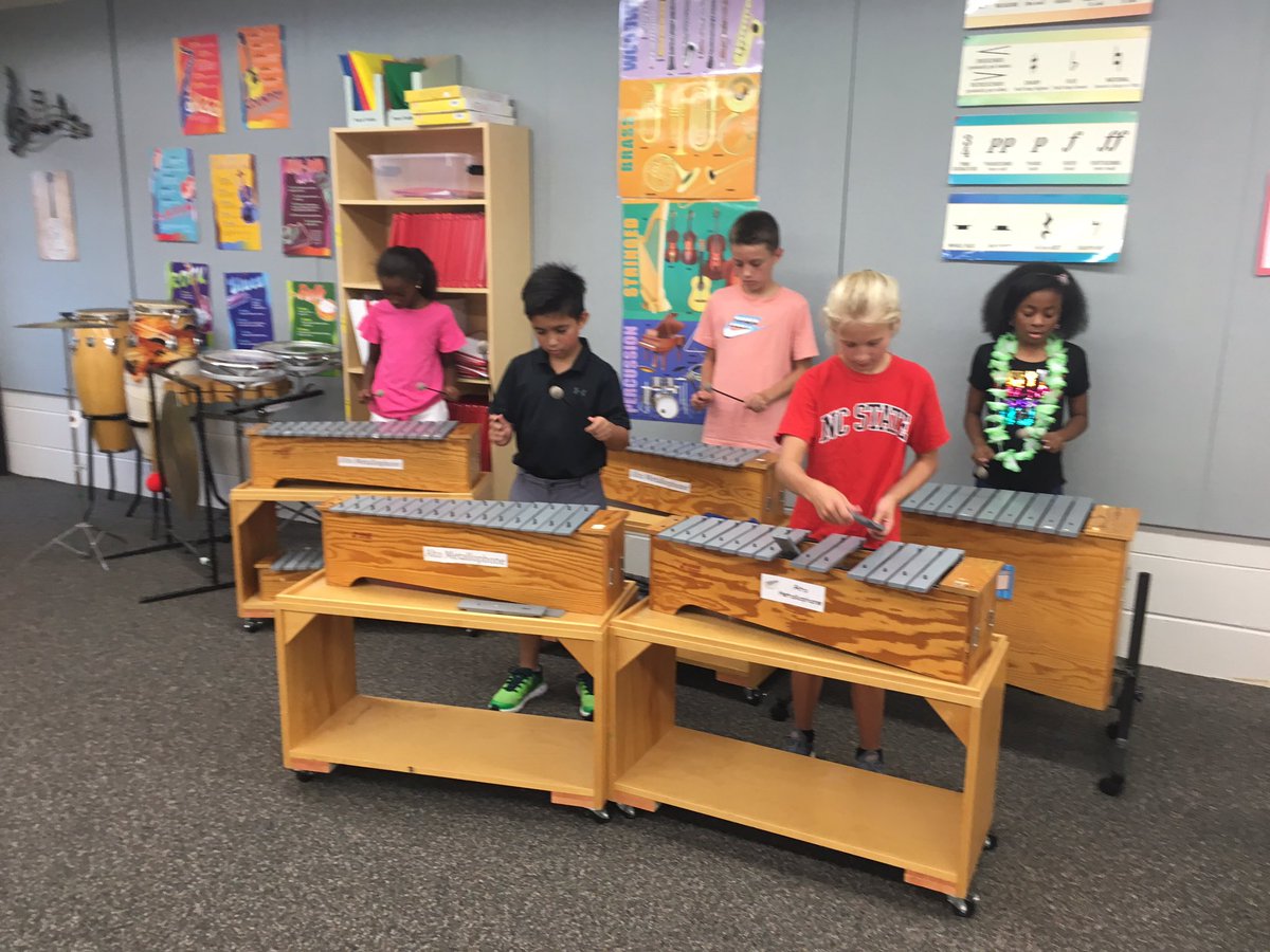 LSmusicDA's tweet photo. So glad to be back in action! These 4th graders are already rocking out on the xylophones #DAfirstday https://t.co/WBvIj6b4dp