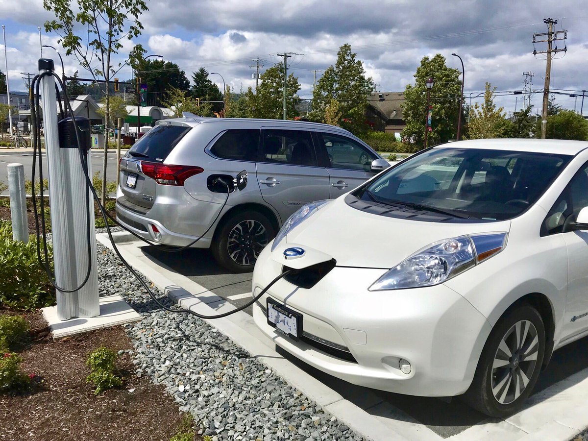 BelmontMarketBC's tweet photo. We have recently completed upgrades to our EV charging stations. Including new signage to help differentiate them from regular parking spaces! We hope this helps ensure a seamless, user-friendly experience for everyone using these stations. #ElectricCars #PlugInYourCar https://t.co/IcQSJakpbX