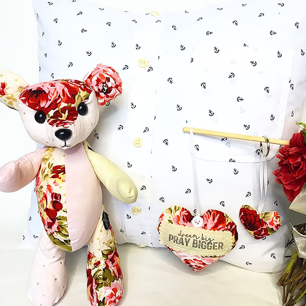 memories_mama's tweet image. Send in your most cherished clothing and watch them transform into a teddy, pillow, ornament, and keychain! New bundles now available. 

#memorybear #memorypillow #memoryheart #memorykeychain #teddybear #ornament #keychain  #christmasgift #birthdaygift #giftidea #memorialgift