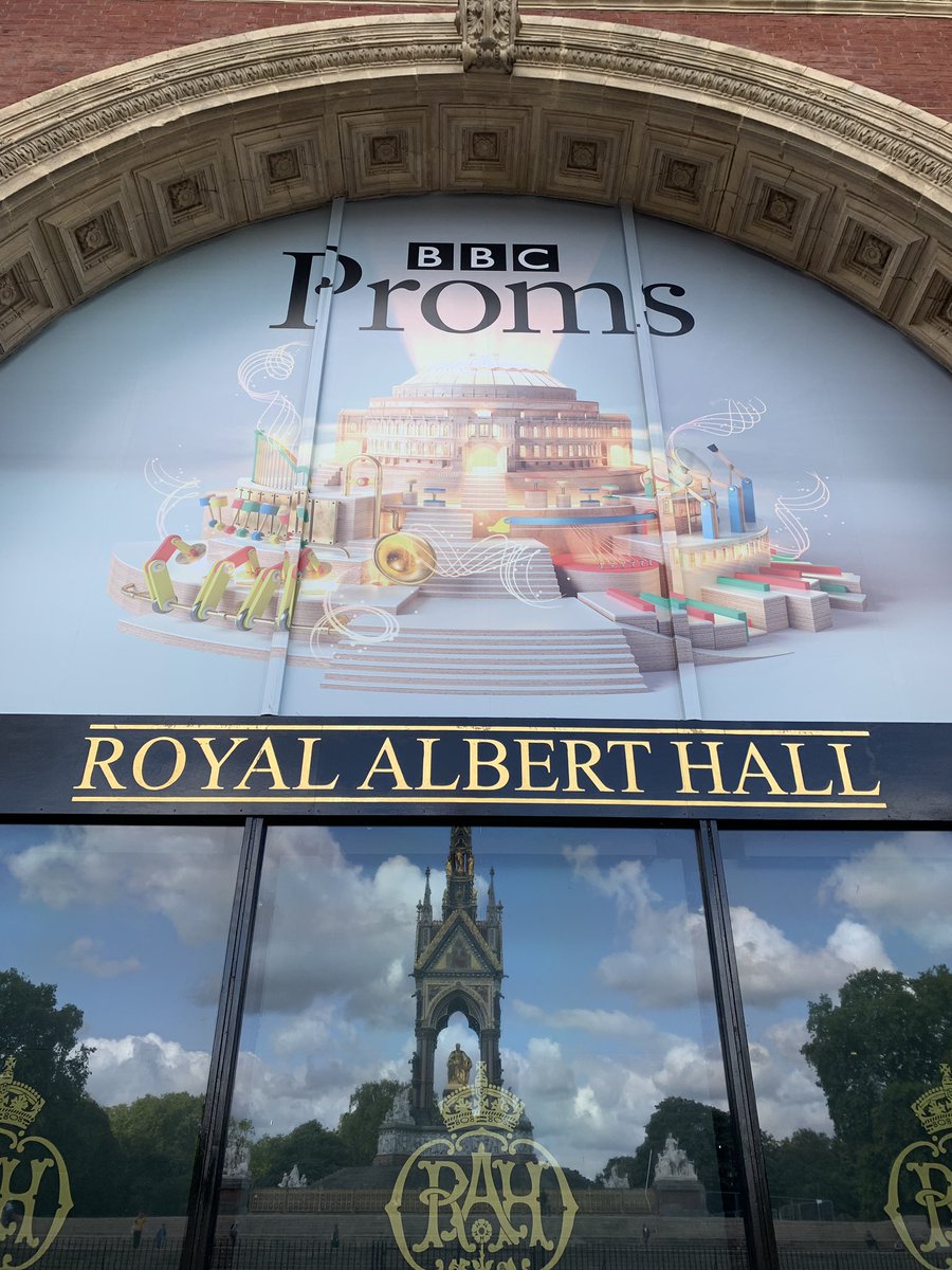 twitti100's tweet photo. So happy to be at @RoyalAlbertHall for @bbcproms tonight! #Prom44
3 x toi to all of you!
@GeraldFinley @londonsymphony @SirSimonRattle @LSChorus @Orfeo_Catala @Corjove https://t.co/q3acxuQ1v0