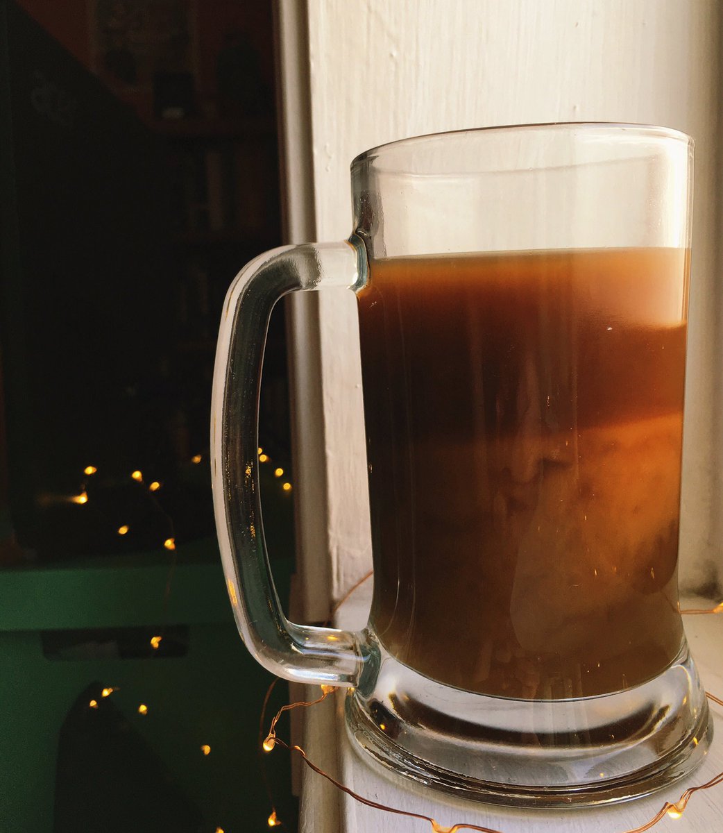 VoyageCoffee's tweet photo. For all you evening coffee drinkers (or anyone avoiding caffeine), we have a new Brazilian decaf! ☕️
Toasted pecan, dried apple, and a hint of nutmeg! 
Organically decaffeinated through the Swiss Water Process. 🌊 
Shop or subscribe now ➡️ https://t.co/v28tsKzNP9 https://t.co/vyVxoDs6lC