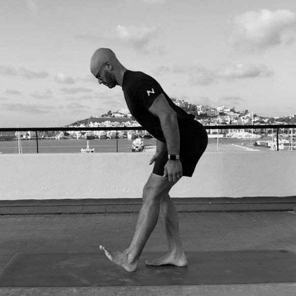 AndyVincentPT's tweet photo. •Tight hamstrings•⠀
⠀
This week I am going to run a series exercises you can use to work on perceived tightness in the hamstrings. I’ve seen a lot of posts and blogs on this subject over the last couple of years and it's a subject that seems to reall… https://t.co/eySiqEE5XI https://t.co/78R4QLaT1b