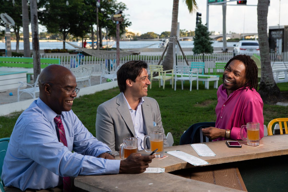 A2: E.R. Bradley’s has the best waterfront view in #DowntownWPB and is the go-to summer hotspot since it’s so… crazy cool. Dazzling views of Palm Beach, and a block from the heart of all that’s happening in <a href="/DowntownWPB/">DowntownWPB</a>. Mi gente, don’t miss their infamous mojitos! #FLTravelChat