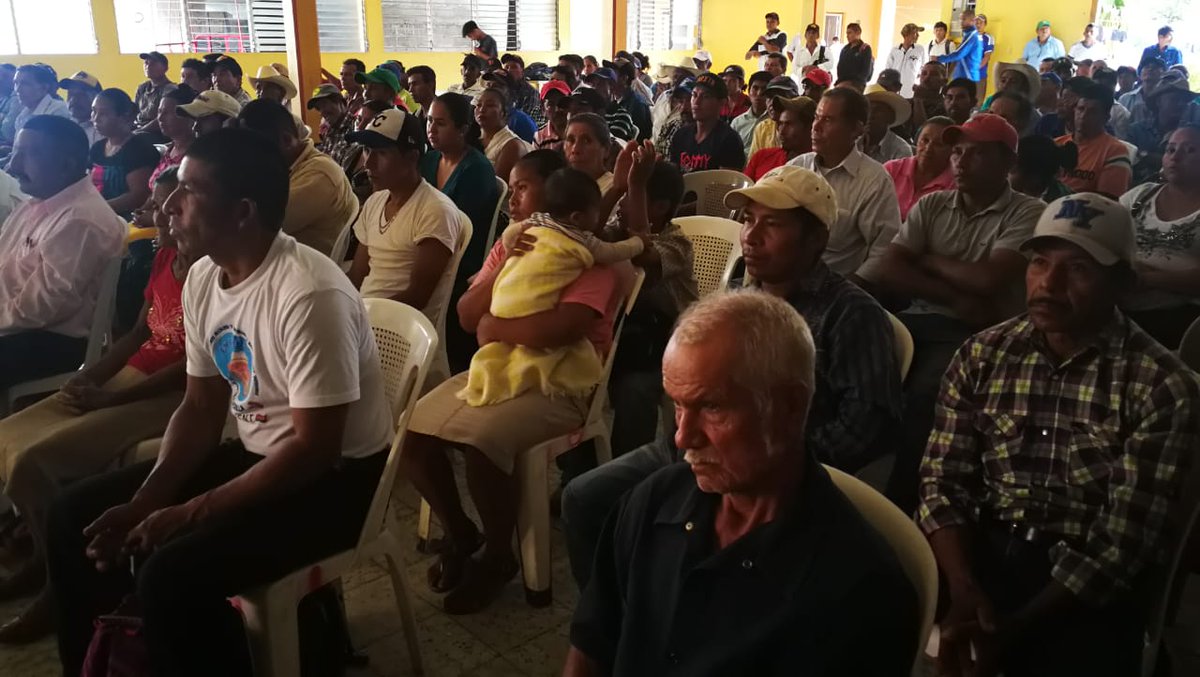 MinEmpren's tweet photo. #MEFCCA #Madriz #SiempreMasAlla

Sistema de Producción, Consumo y Comercio en Madriz, realizan lanzamiento del Plan de Promoción de la Siembra de Postrera con la participación de productores de Somoto, San Lucas, Totogalpa y Yalagüina. https://t.co/NEpJgbHn6S