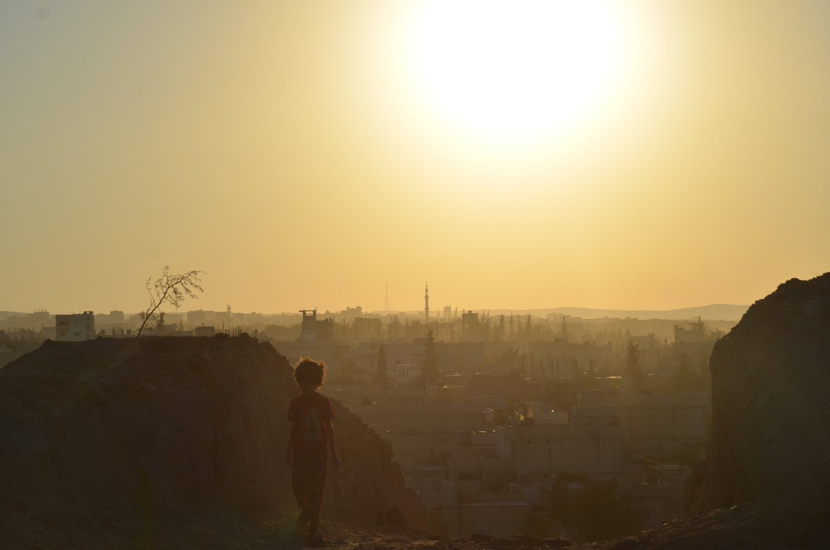 statelessidea's tweet photo. ☀️🌖 The sun continues to shine in Rojava. It reminds us how much people have given in order to be able to admire its most beautiful twilight 🌖☀️
#WomenTogetherWithRojava #TwitterKurds https://t.co/xxqCXgtN2v