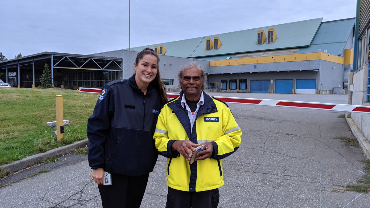 PaladinRobin's tweet photo. Photos from Paladin’s 24hours of Thanks! We visited our officers to recognize and thank them for the difference they are making in our communities. They are our true heroes! #24hoursofthanks @PaladinSecurity https://t.co/owyEzNA3TE
