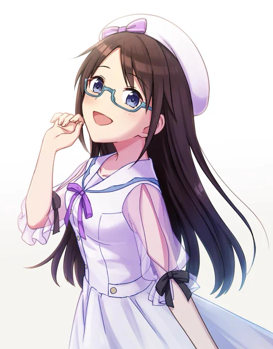 イノセントセーラー三峰結華、眼鏡あってもなくても美少女感ある 