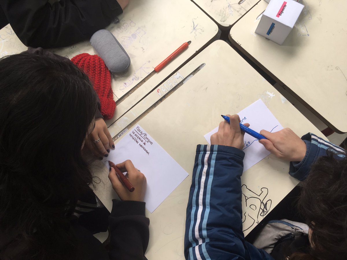 Cada equipo presentará una propuesta y competirá por un premio en equipamiento y materiales de ciencia y tecnología que se destinará al centro educativo correspondiente. 

#MontevideoInteligente
#CiudadesInteligentes