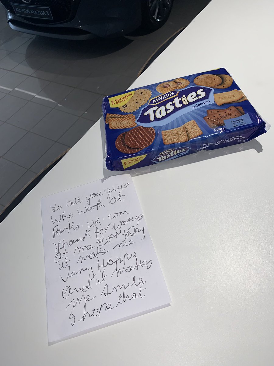 EwanSmithy's tweet photo. Disabled woman who always walks past work always gives me a wave and I always wave back, she handed in a note to say it makes her so happy😫😫 https://t.co/2BdapSsOPt