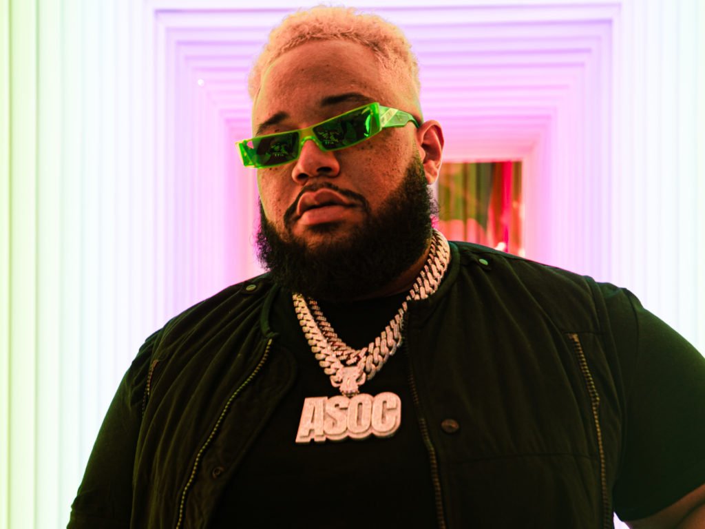RUNTHETRAP's tweet photo. .@djcarnage delivers nightmare-fueled banger "Holy Moly" featuring @terror_bass (via @HeavyweightRecs) 🧨💥

🎧 Listen Now ⬇️
https://t.co/E5DadsIQmJ #runthetrap https://t.co/Nj01LBc2NV