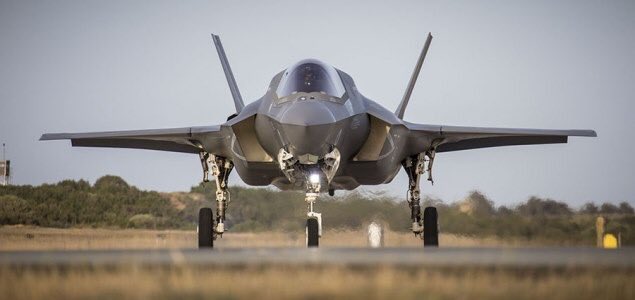 RNASYeovilton's tweet image. Tune in to @ITV tonight at 9pm for the first part of the Fighter Pilot: The Real Top Gun series about the F35!
@RoyalNavy @RoyalAirForce @MartinJConnell #FlyNavy #fastjets #bigdecks @HMSQNLZ