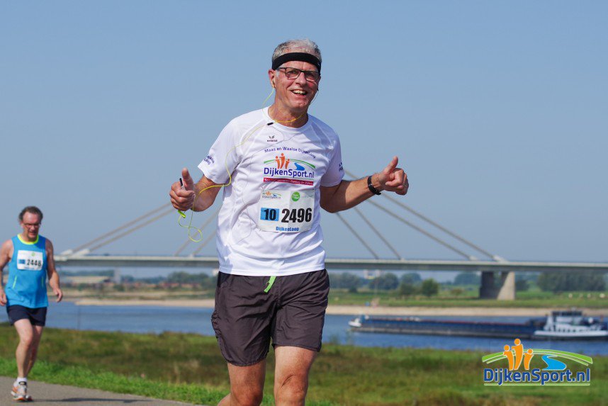 TIP! In het weekend van 30 aug-1 sept wordt in het Gelderse Beneden-Leeuwen een geweldig sportweekend georganiseerd om het 20-jarig bestaan van <a href="/DijkenSport/">DijkenSport</a> te vieren, met o.a. een trailrun, 1/8 triathlon, Colorrun, fietsen, wandelen, steppen, etc!

hardloopnetwerk.nl/het-dijkenspor…