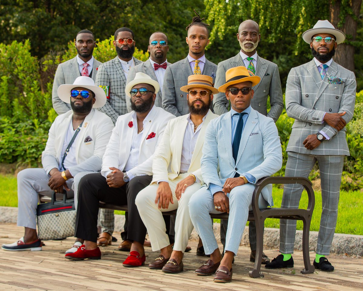 TheWeltheGuy's tweet photo. #phillyflashmob @BlackMenswear 📷: @GrassTaken #blackmenswear #changethenarrative #blackmen #blackman #powerful #blackpeople #blackmeninsuits #blackmenwithstyle #mensstyle https://t.co/EK7dDxSsdO