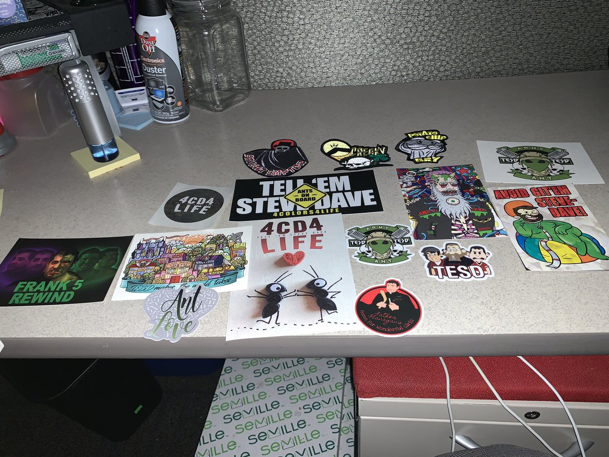 handsomerob64's tweet photo. Huge thank you to @ItsChupps for all the wonderful surprises I got in today’s #antmail!  You’ve really made my day! #4CD4Life #4cd #TESD #DanielleRocks https://t.co/bwo6Hz9Ztc