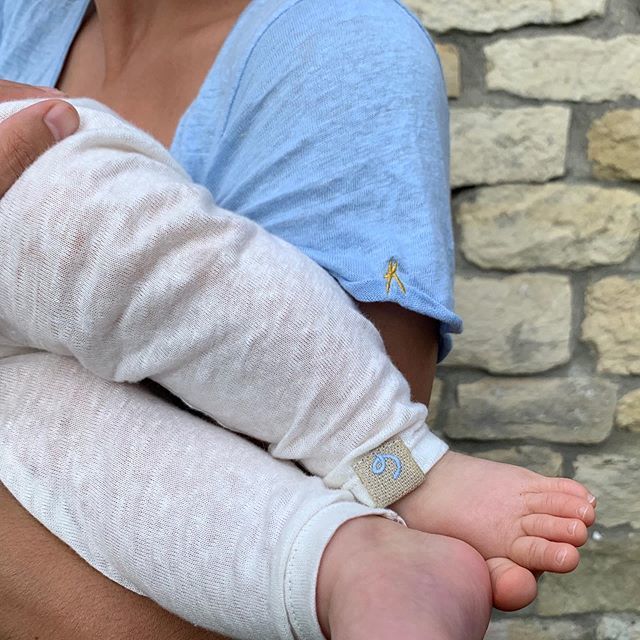 kipluzet's tweet photo. 🌾 GUEST 🌾
.
Connaissez-vous @monpetipoi ? Retrouvez cette jolie marque de vêtements pour bébé sur le site 😀
.
Il s’avère que nous partageons beaucoup : 🌿 les mêmes #valeurs du #circuitcourt #madeineurope de A à Z
🌿 le même lin ! (Jusqu’au tricota… https://t.co/4hphewi4i1 https://t.co/eKpADgrSVe