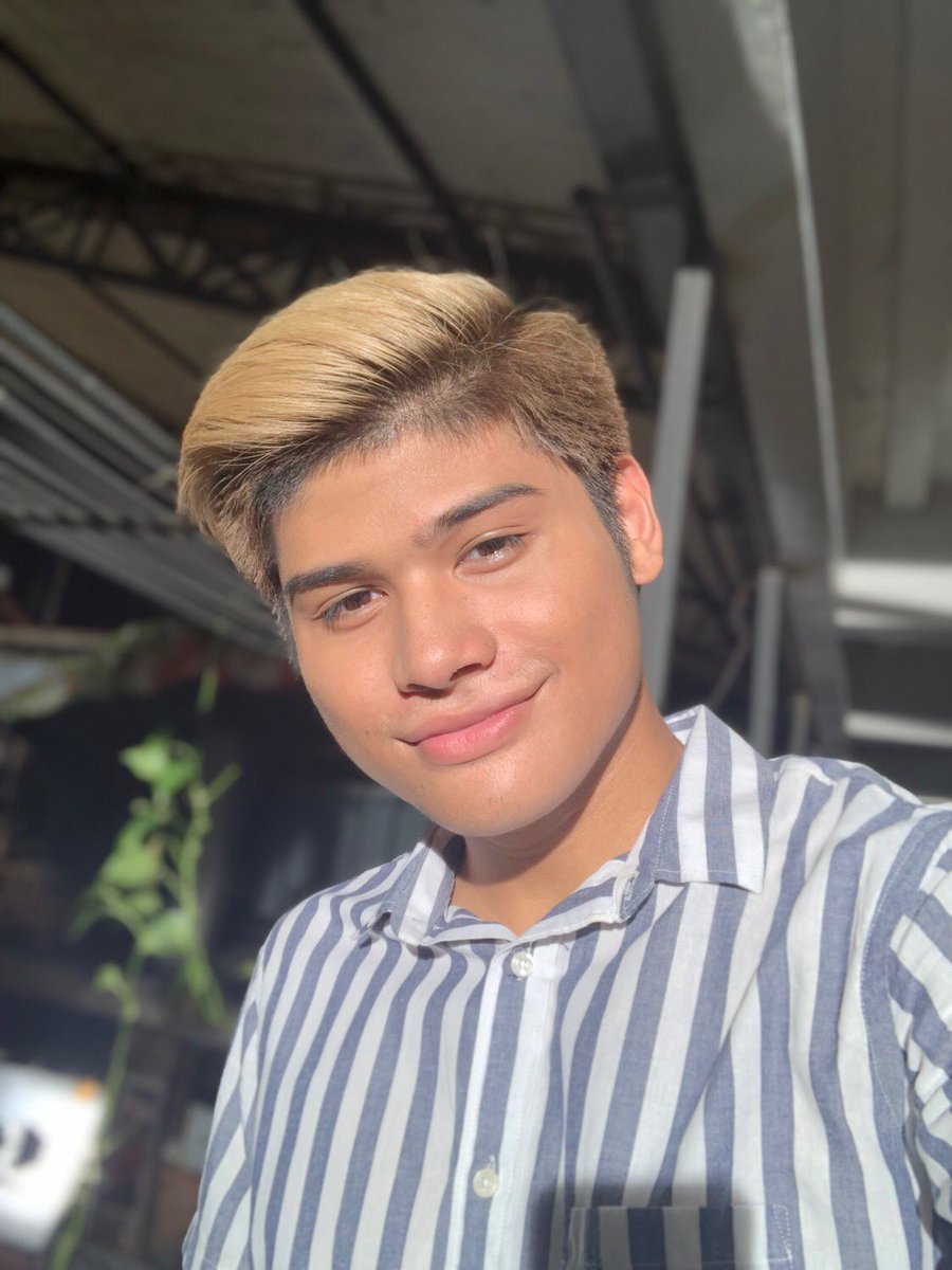 itschristianmo's tweet photo. #ANotSoFakeLoveStory 

Hair: @styluxesalon 
Skin: @montageskin 
Smile: @dentalfirstofficial https://t.co/8PLNZi9DC4