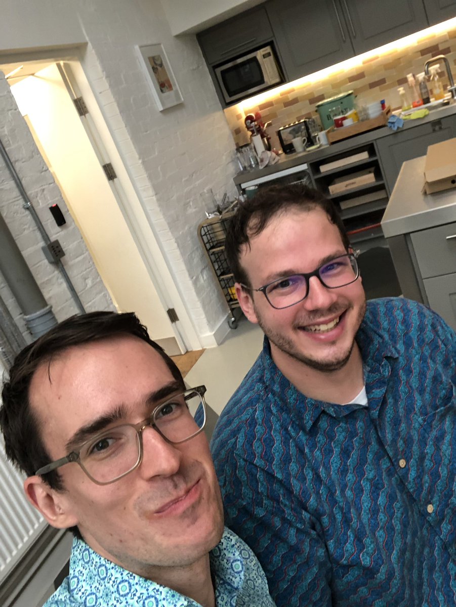 hackandtellLDN's tweet photo. Reed from @DCHackAndTell came here to check-in on our little gathering! with @jandom_random https://t.co/ZshtjYHydt