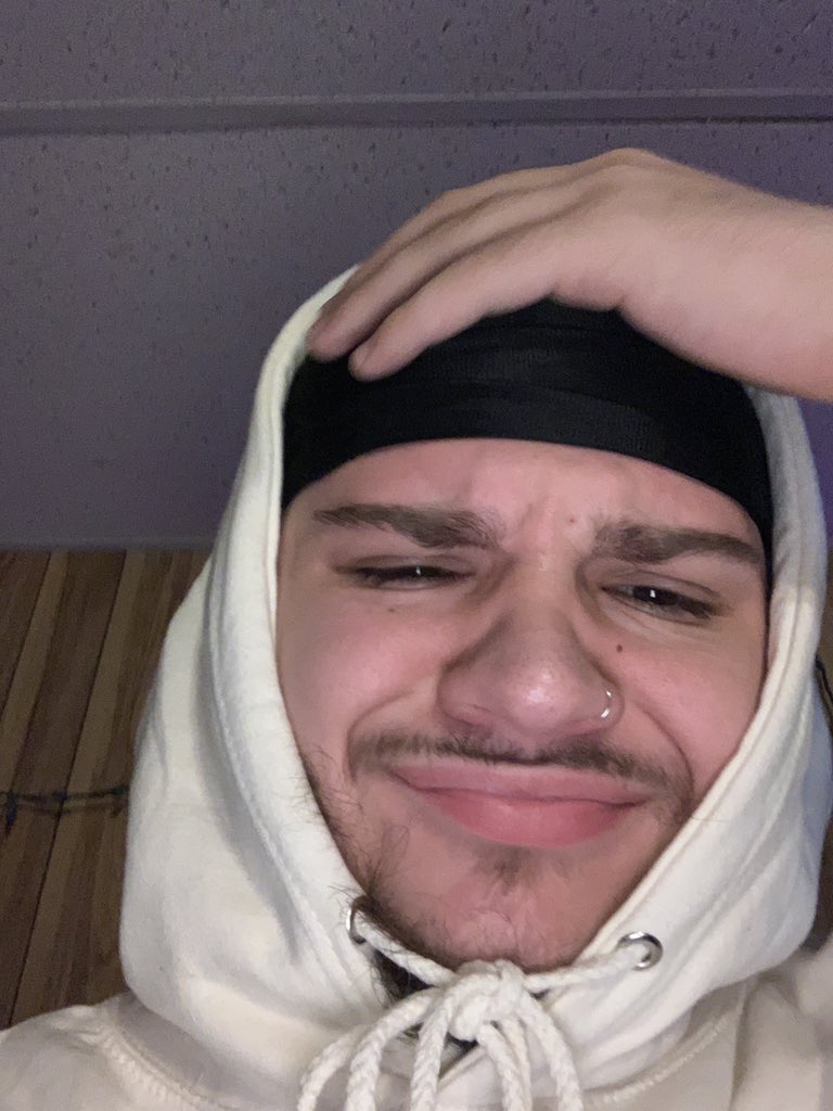 graihn's tweet photo. @lindss_hh @Hzwls You get dropped from 6mans cause u have numbers in ur GT https://t.co/2hhYt6YMvz