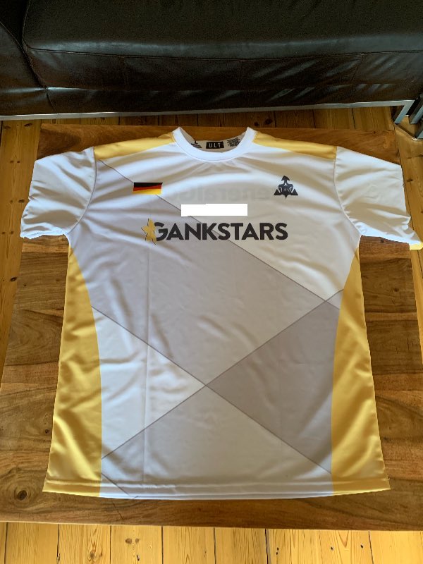 GoreGeneral's tweet photo. Thank you @gankstars 🍻
Turns out it‘s a little bigger than expected but it‘ll do just fine 😂 https://t.co/dr6KypeCQc