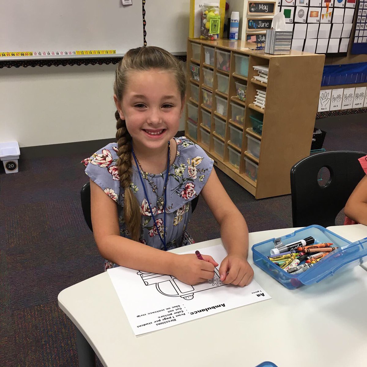 MrsCoachFields's tweet photo. The Kinder adventure starts today! The sky is the limit for you, Kinsley Emerson Fields! #misdproud @LMiller_Elem https://t.co/s5kusELq2x