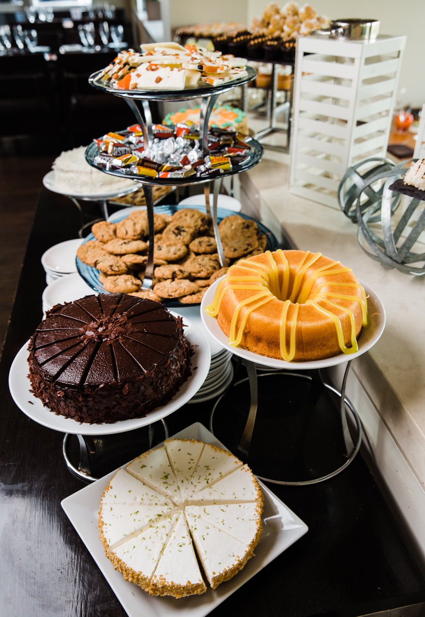 OCsGHTB's tweet photo. A7: our Sunday buffet is a sweet treat heaven!! #fltravelchat https://t.co/UaWoNy6tTd