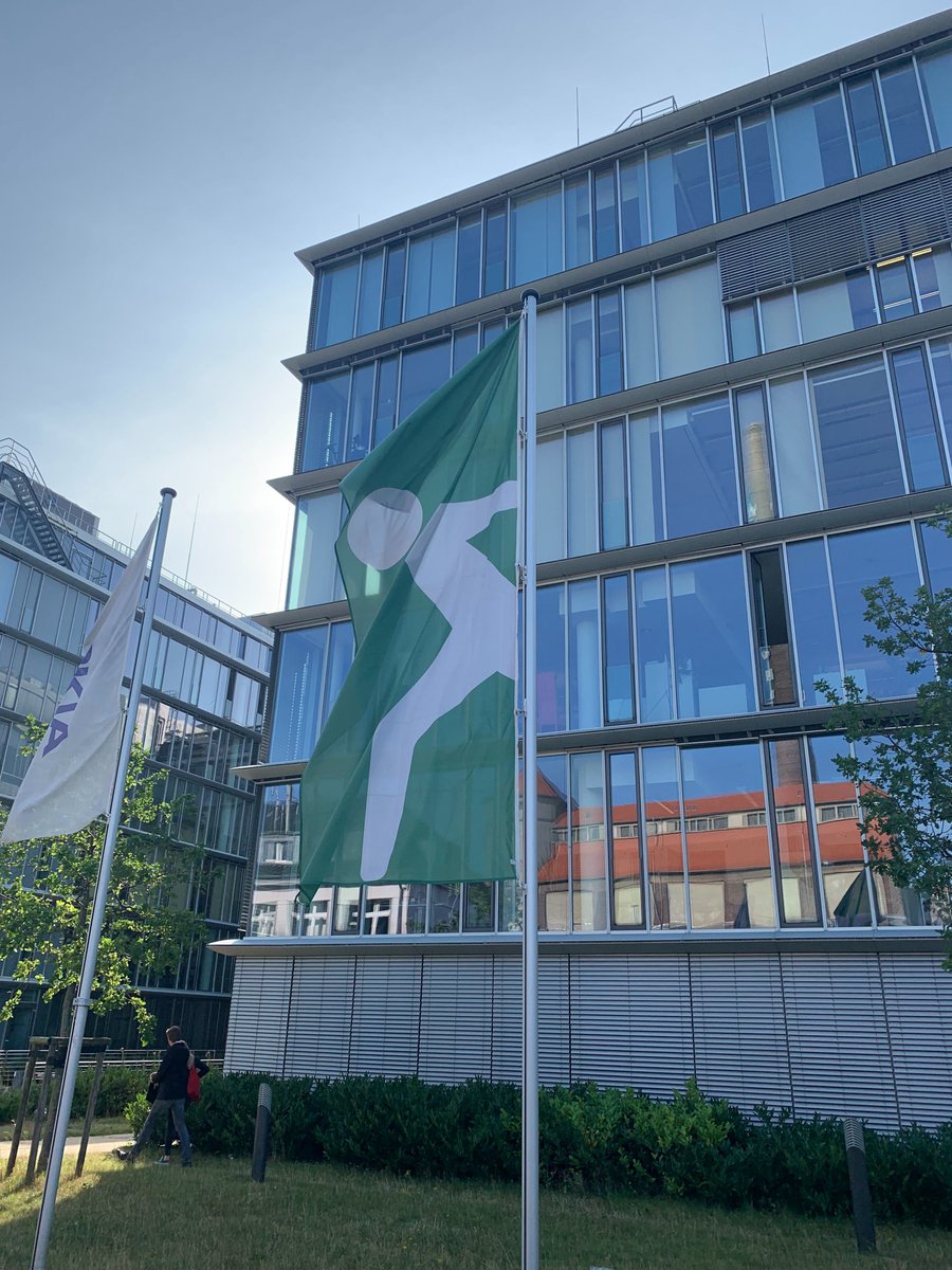 triplesense's tweet photo. #LifeAtReply #JoinTheTeam #RideWithReply #ReplyInGermany #ReplyBikeTour #724KM #Duesseldorf 😁 https://t.co/nRUXRgQUSi