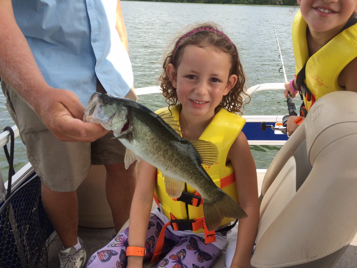 AnglerPromote's tweet photo. It’s been 3 years since my daughter caught her first bass!  #firsttimefishing #firstcatch #bassfishing #bass Do you remember your first catch? https://t.co/DI4fa7K8W9