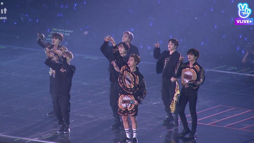 бтс магия. бтс мэджик шоп. Bts 2019 magic shop. Magic shop bts обои. концерт бтс версаче.