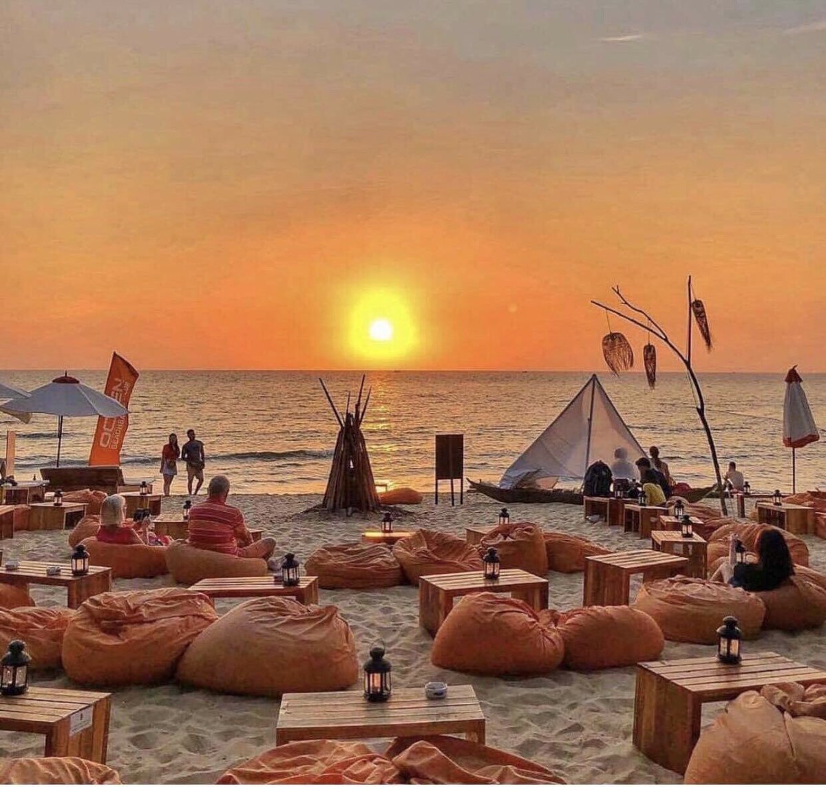 JeremyL18118441's tweet photo. Sunset of the month☀️☀️☀️☀️☀️
#vietnam #vietnamese #sunset #phuquoc #explore #explorist #wander #wanderlust # https://t.co/3nkuE94iZ5