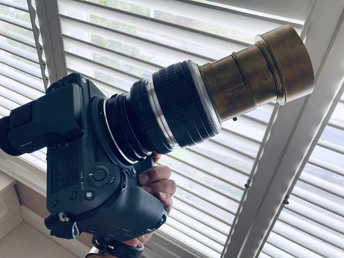 jeffowong's tweet photo. Putting the old brass to the limit. But guess what...it's not bad at all! 

Ross London 6" f3 + GFX 100 https://t.co/ObEtaCeSaW