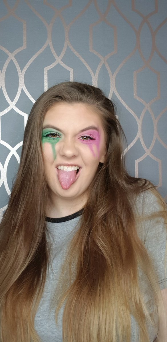 Faith2312_X's tweet photo. The 3 stages of insanity.๐คฃ
Honestly I miss #SmoshSummerGames so much already, So here's myself (a makeup artist) being unable to choose 1 team. #toxiciteaโ โ #mushroomclout๐๐คฏ https://t.co/hDzbCK2ma0