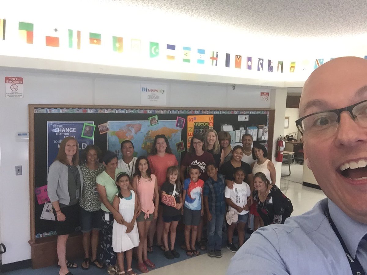 _OpenDoorPolicy's tweet photo. This is what RME is all about! Our #PTO, families &amp; @CCPSpattyburns’ office came together to create a welcoming environment for the students of RME! We may come from different places but we share one school!!! ❤️ #TogetherItsPossible #RMEwins @CCPSPerformance @CCPSk12 #Welcome https://t.co/ZfJjruT8qq
