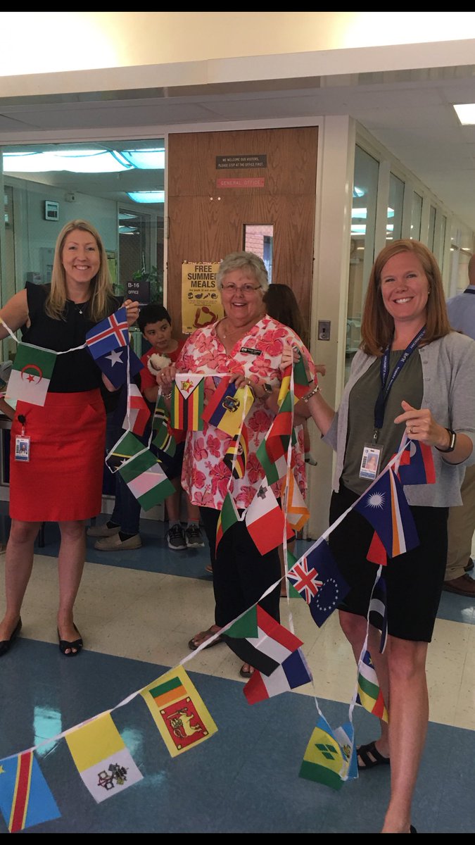 _OpenDoorPolicy's tweet photo. This is what RME is all about! Our #PTO, families &amp; @CCPSpattyburns’ office came together to create a welcoming environment for the students of RME! We may come from different places but we share one school!!! ❤️ #TogetherItsPossible #RMEwins @CCPSPerformance @CCPSk12 #Welcome https://t.co/ZfJjruT8qq