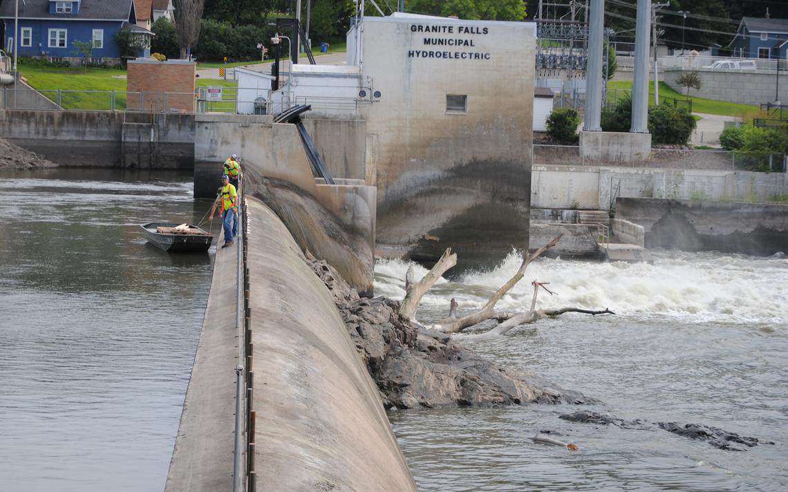 A sign the Minnesota River is returning to normal flows - West Central Tribune https://t.co/bzONXtlLaK #dam https://t.co/xvdxzwkk4J