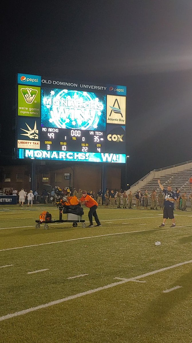 dolphin_72 tweet media