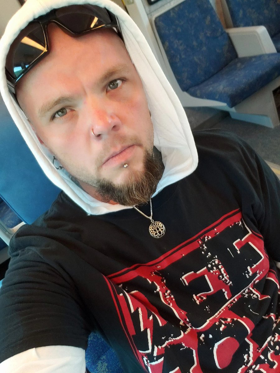 Valyear's tweet photo. Knottfest bound!
#slipknot #gojira #volbeat #bohemeth #knotfest #vip #ihatechad https://t.co/y3tk7v3ApI