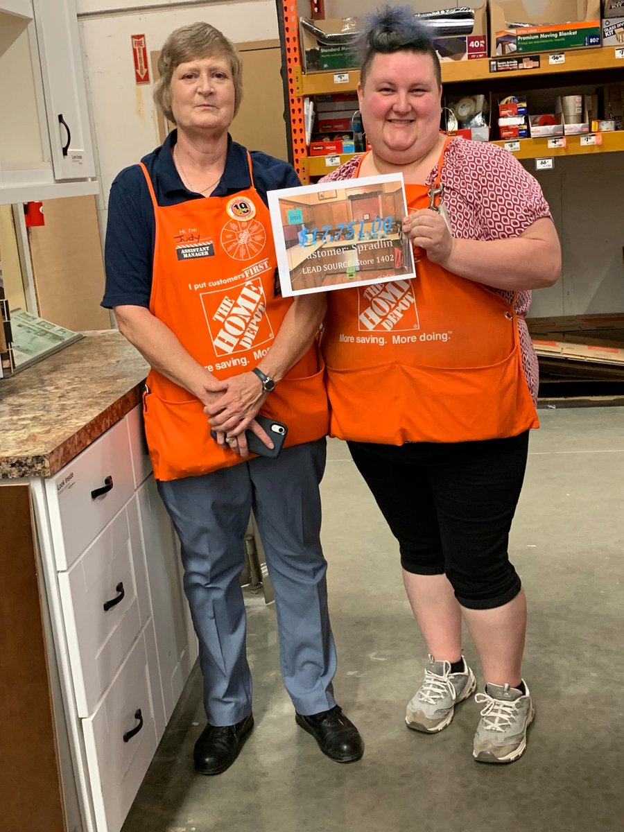 JMHagner's tweet photo. What's Up Team 1402 Celebrating with this banging #ChaChingCheck @HDI_531 #InHomeDesigner Jemariea having a huge impact in Arkansas Yall!  #SetDaLead &amp; she will bring one of these 2 YOU! #MakeoverMagic @Depotman20 @paul_ganz @JuleeEckert @StaceyTank @THDScottG @LAPortelli ✌️💰 https://t.co/esJjhMmIVr