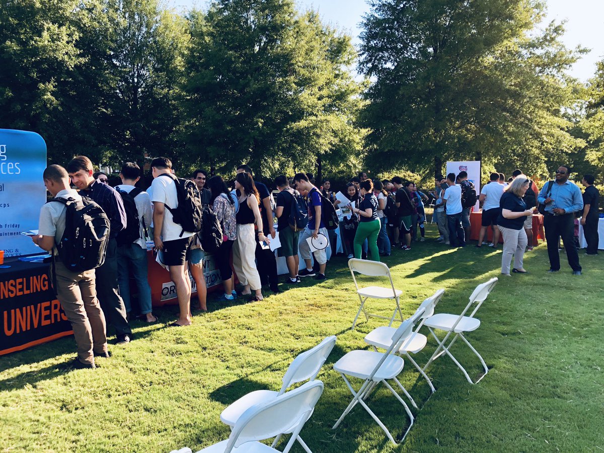 AUIntlPrograms's tweet photo. Thank you to everyone that attended the 2019 @AuburnOIP Meet & Greet last Friday!
•
Some 📸 from the event. 🧡
•
#AUOIP #ServicetotheWorld 🌍 https://t.co/BUmqO0H1Hx