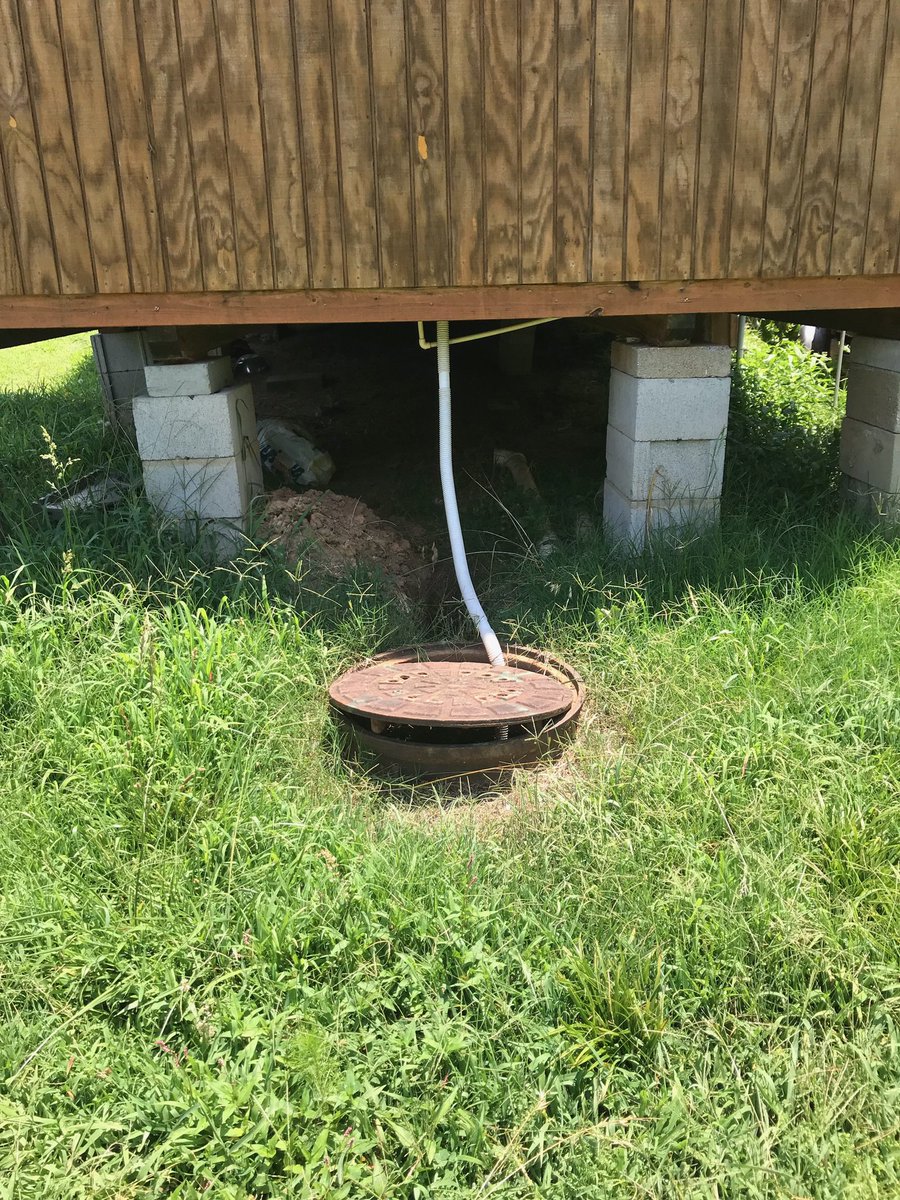 coautilities's tweet image. Can you spot the problem ? 🤥 🤭🤔    #sewerproblems #WasteWater #nonono #sewerlife