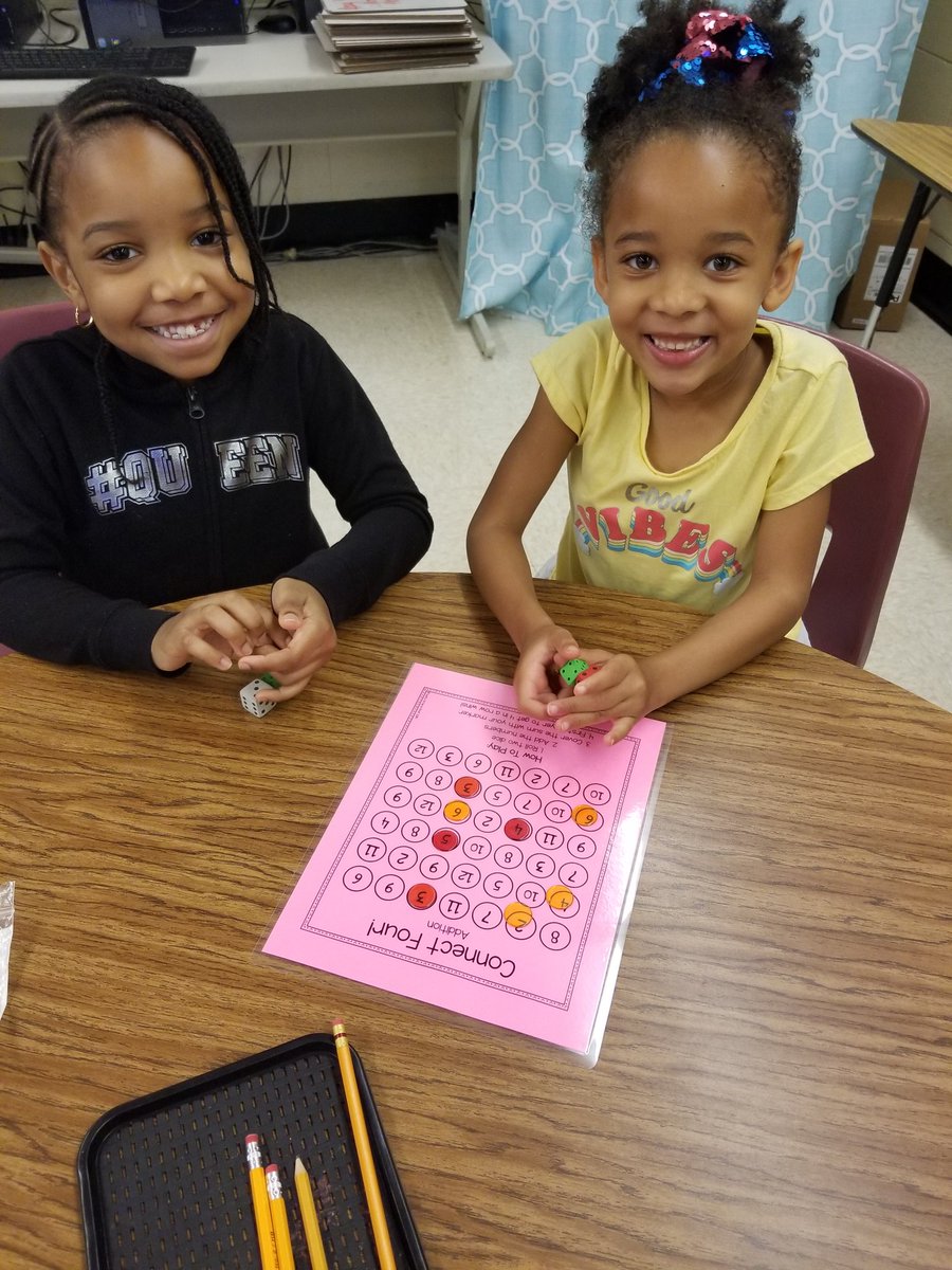 MrsCustance's tweet photo. Smart leaders of all ages! #MathLabKC ✖➕➖➗ @HayesElementary https://t.co/iNCkDHYEBt