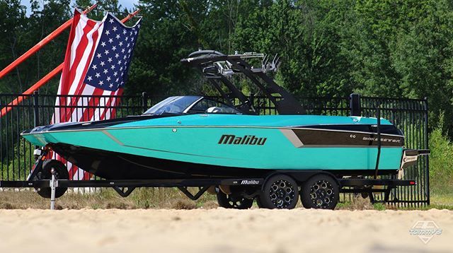 🤘 Hey Florida, follow our main page @tommysboats for all the good stuff going down at the 5 Tommy's locations across the country 🇺🇸 ift.tt/2MtiMAD