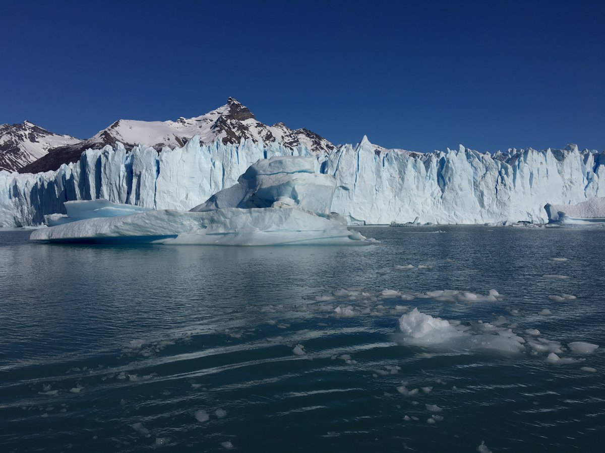 Navegación frente al Glaciar Perito Moreno ,y atravesar los témpanos es una experiencia Inolvidable que no podes dejar de disfrutar!! 
#VeniASerProtagonista